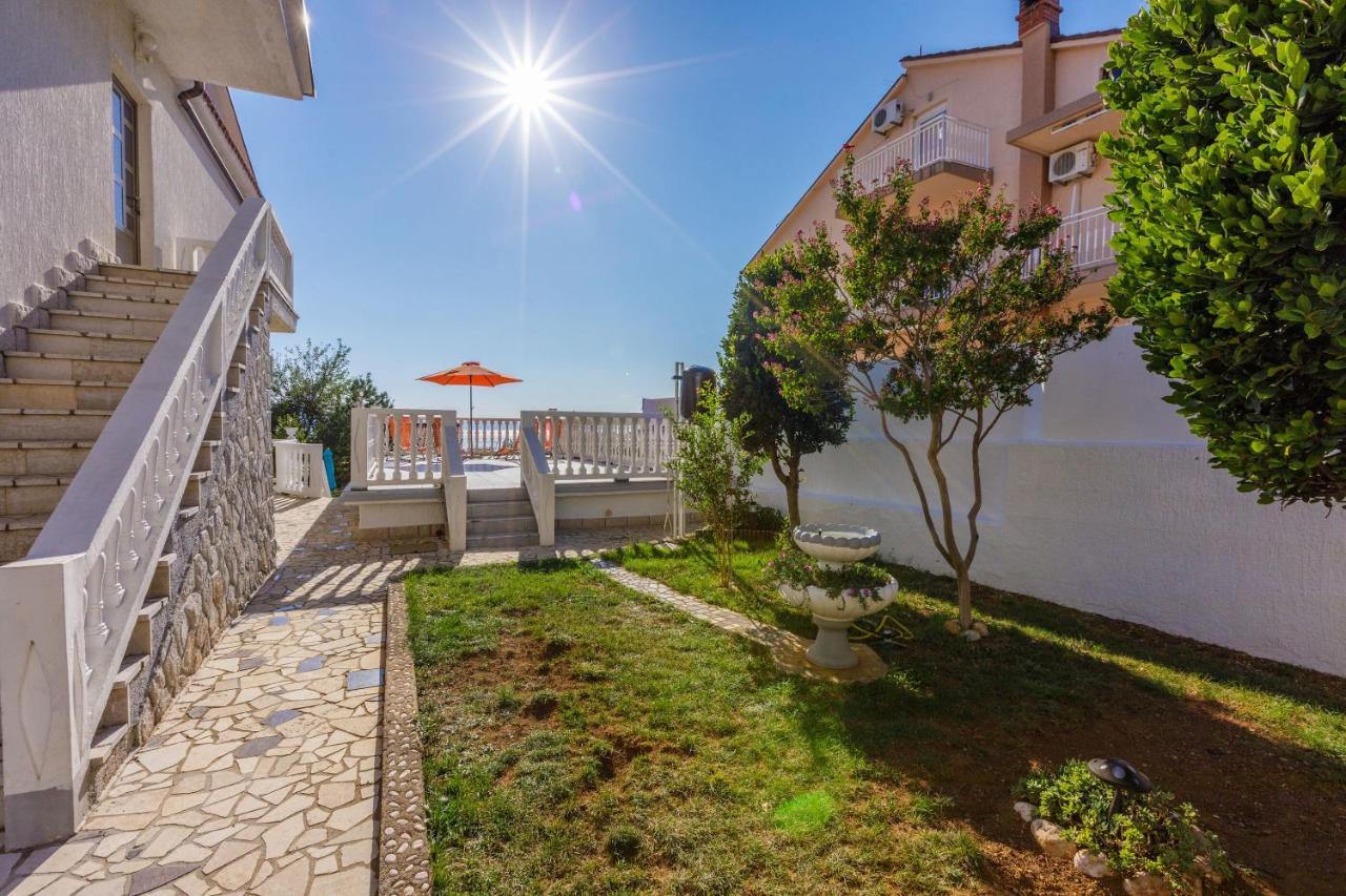Apartments Budzyn Novi Vinodolski Buitenkant foto