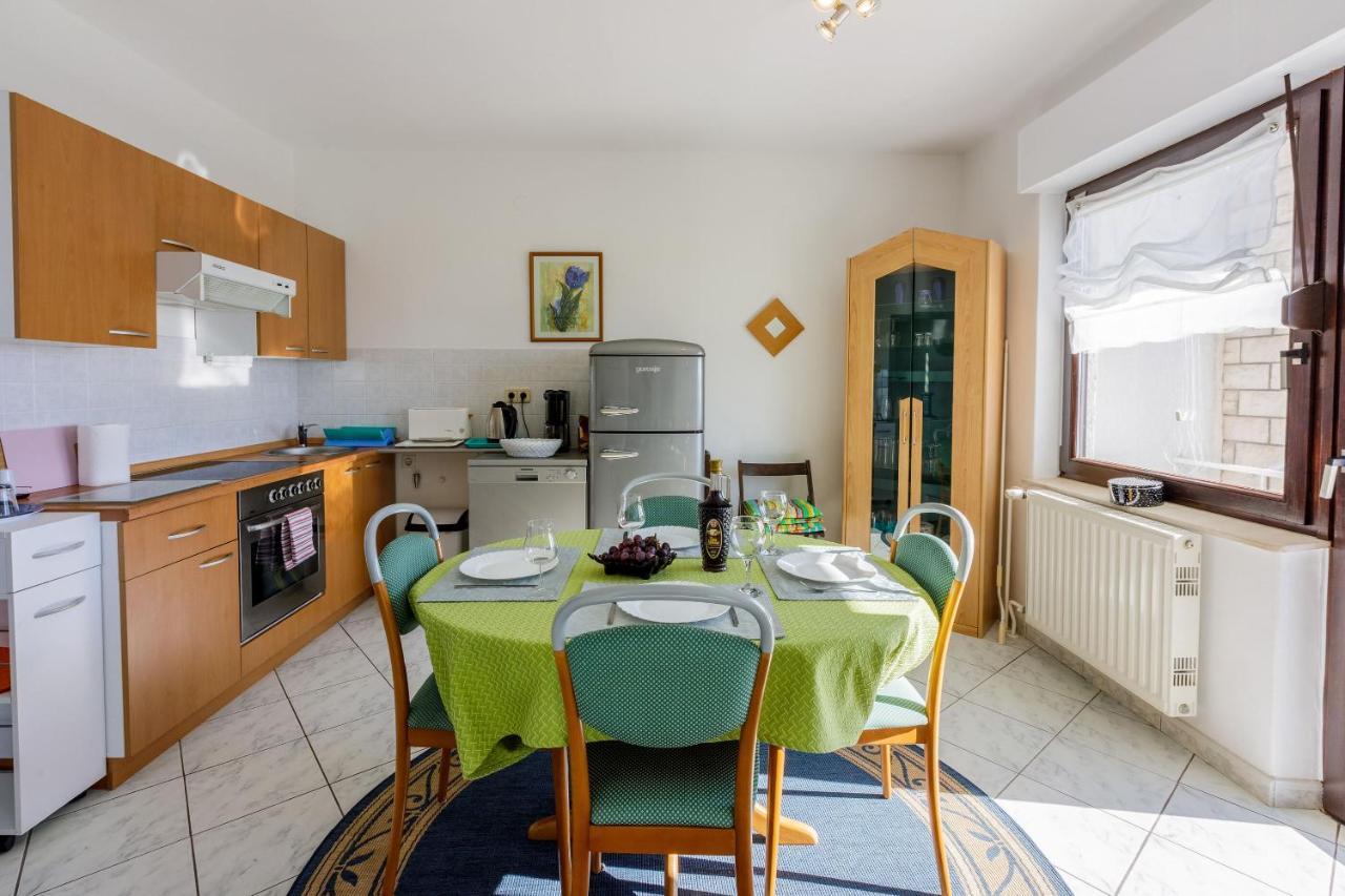 Apartments Budzyn Novi Vinodolski Buitenkant foto